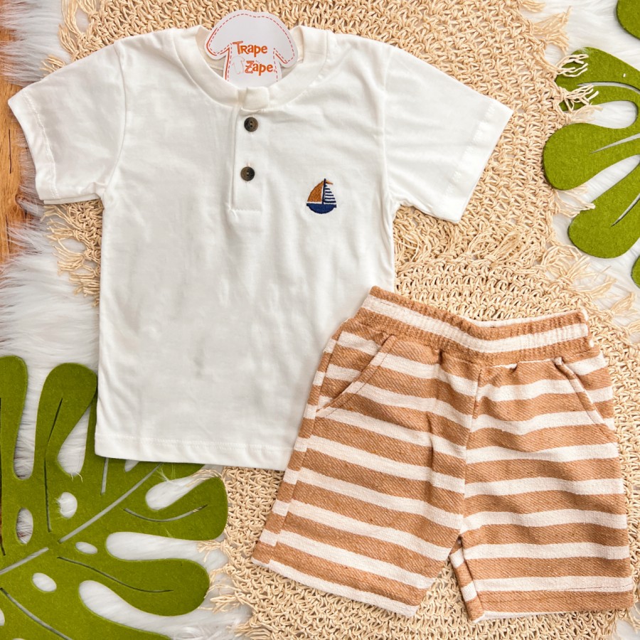 Conj. Camiseta Gola Portuguesa Barquinho e Bermuda Listrada - Off White e Marrom